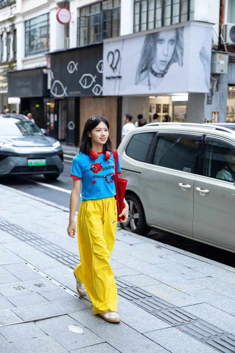 màu vàng hợp với màu gì