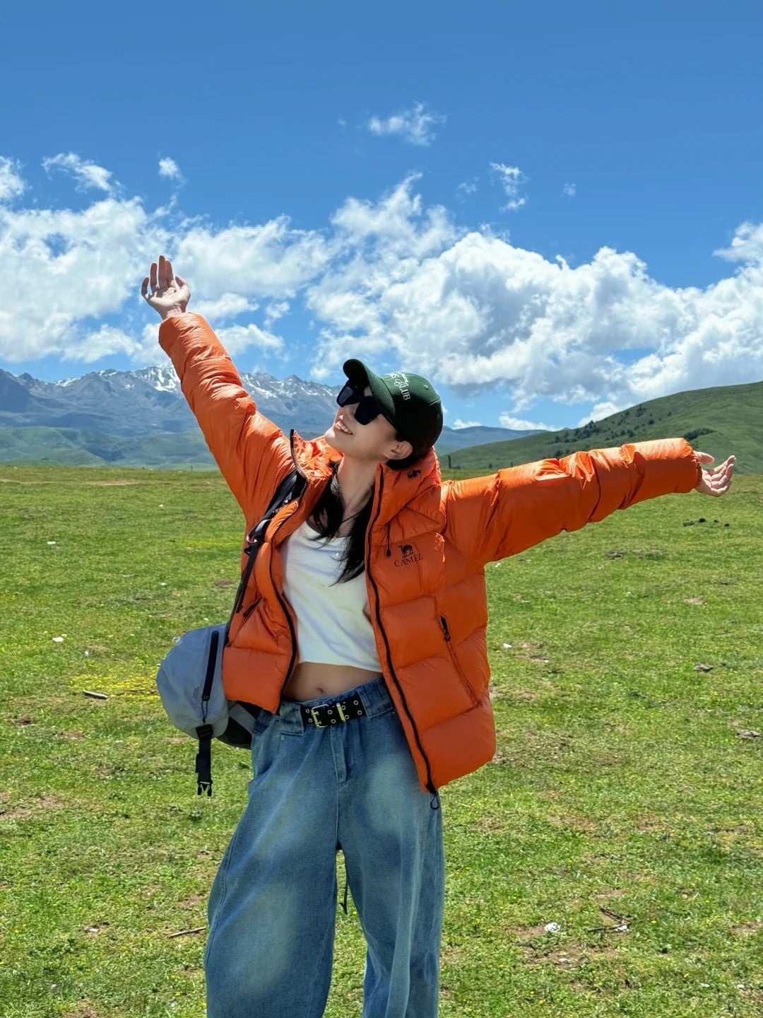 Concept Thu Đông trên cỏ xanh