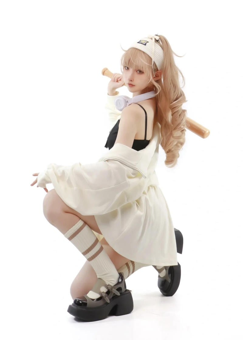 cách tạo dáng chụp ảnh với gậy bóng chày