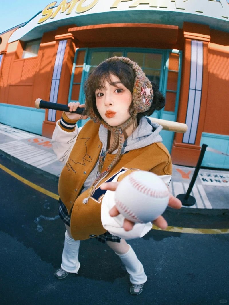 cách tạo dáng chụp ảnh với gậy bóng chày