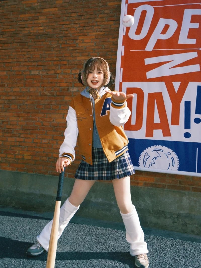 cách tạo dáng chụp ảnh với gậy bóng chày