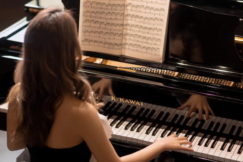 chụp ảnh với piano