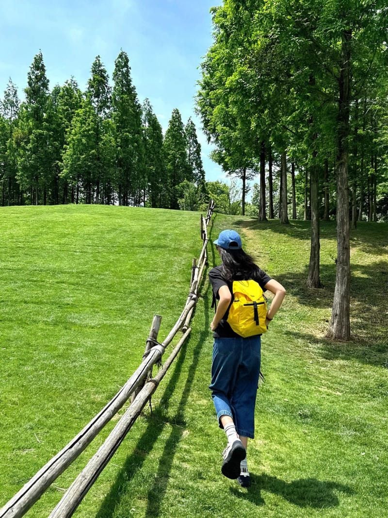 Back view (Chụp từ sau lưng)