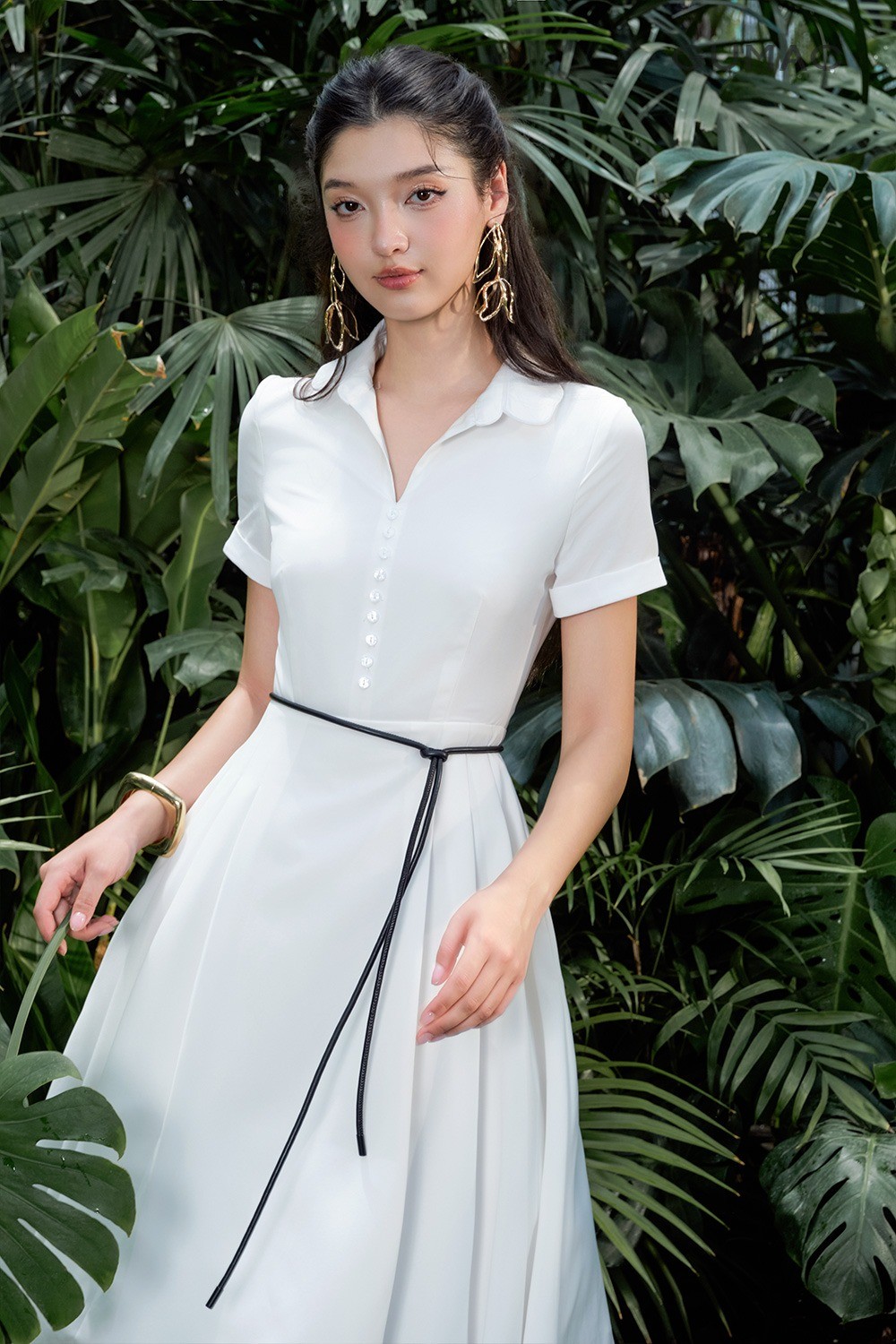 Đầm sơ mi trắng thắt eo