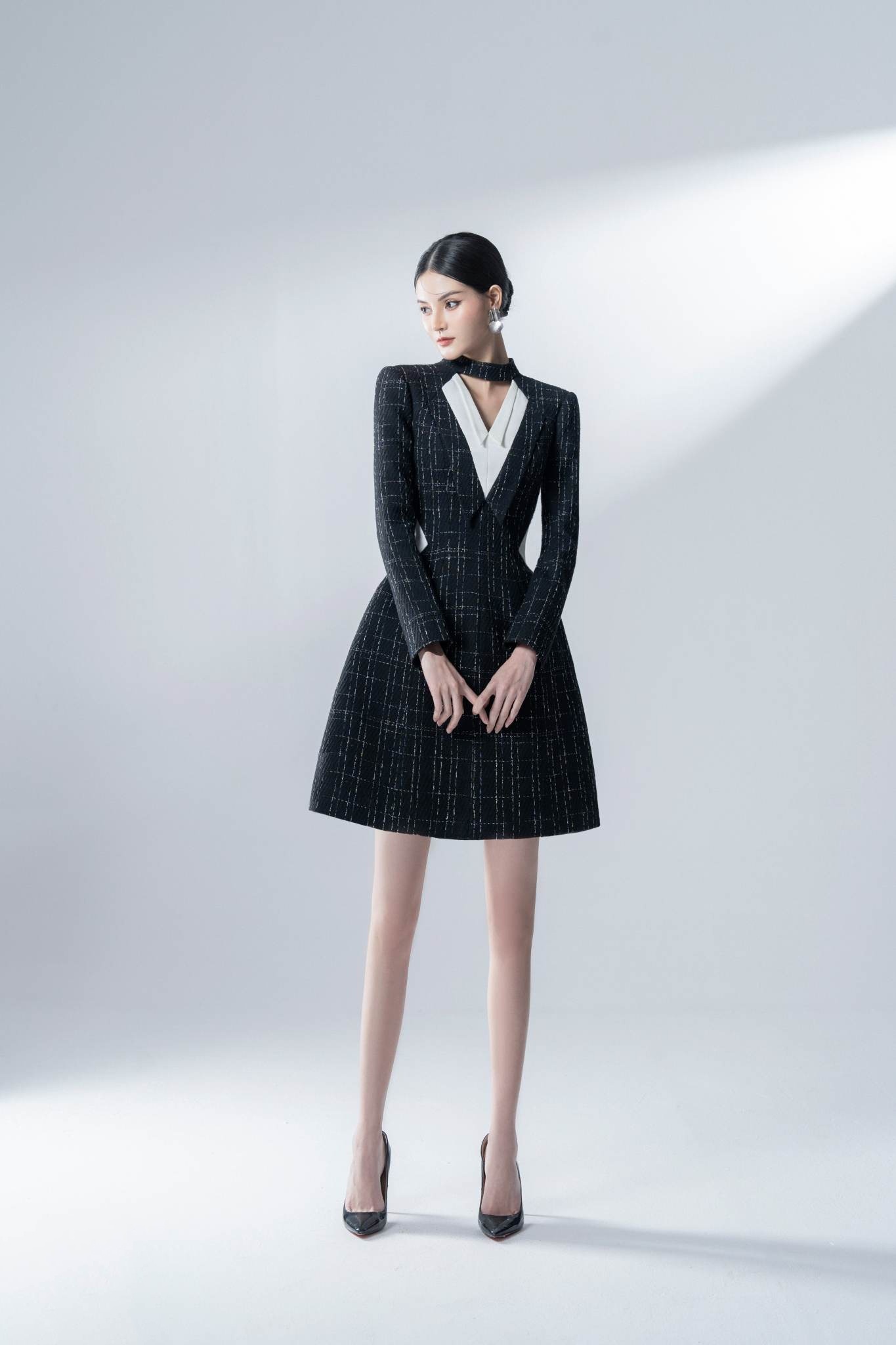 Đầm vest xòe cổ phối sơ mi chất liệu tweed