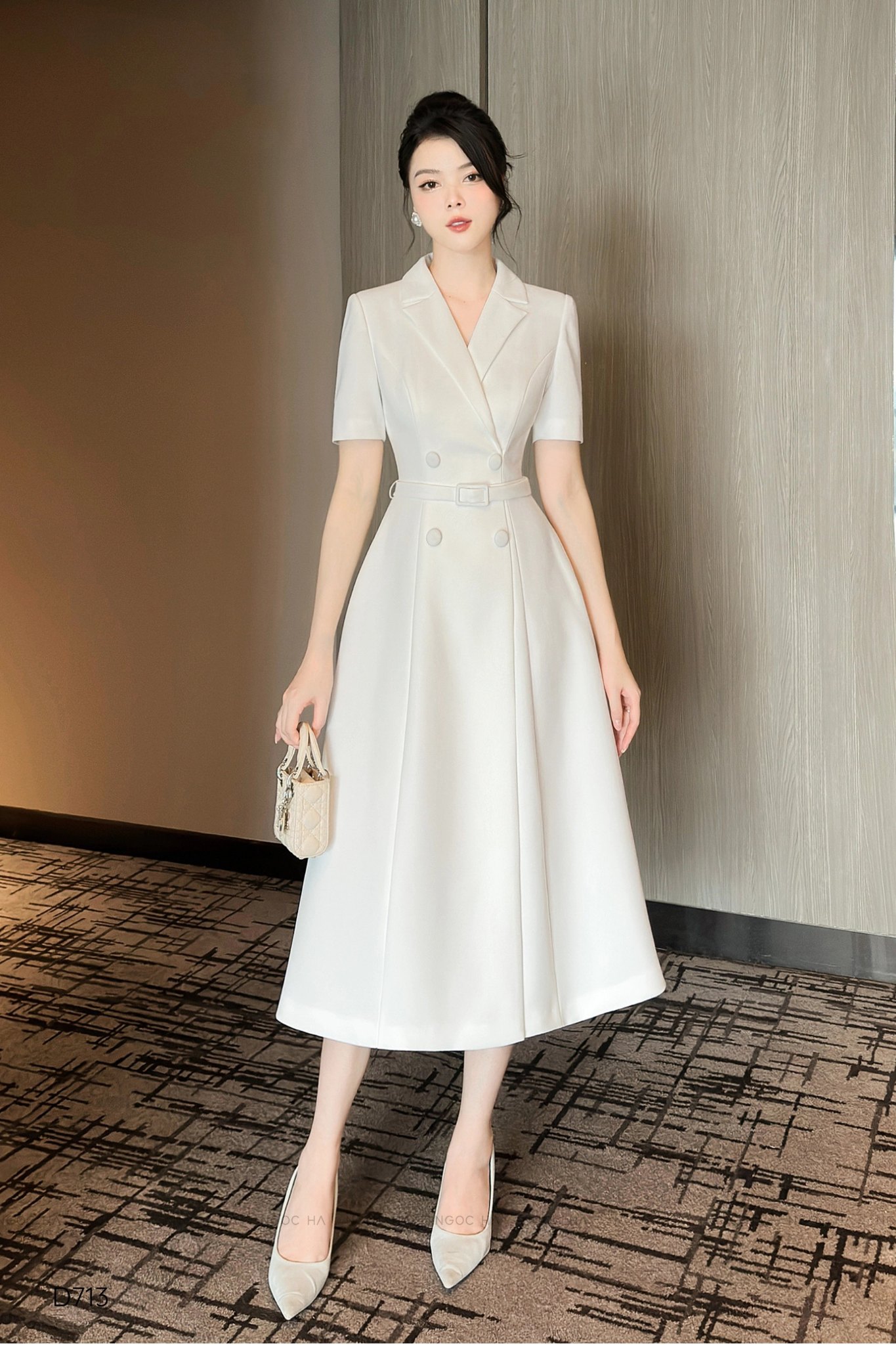 Đầm vest cộc tay dáng xòe màu trắng