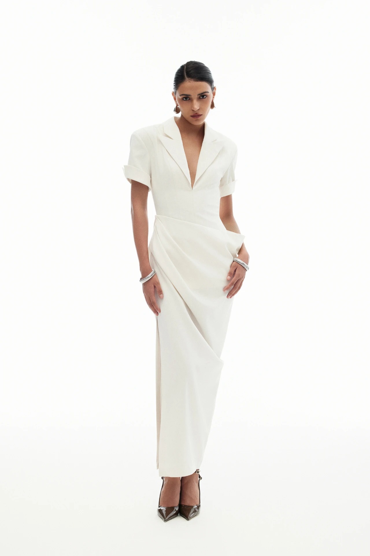 Đầm vest cộc tay dáng dài vạt cuốn màu trắng