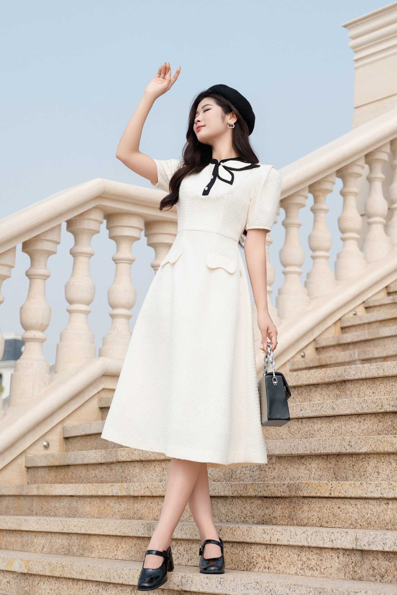 Đầm cổ nơ dáng xòe chất liệu tweed trắng