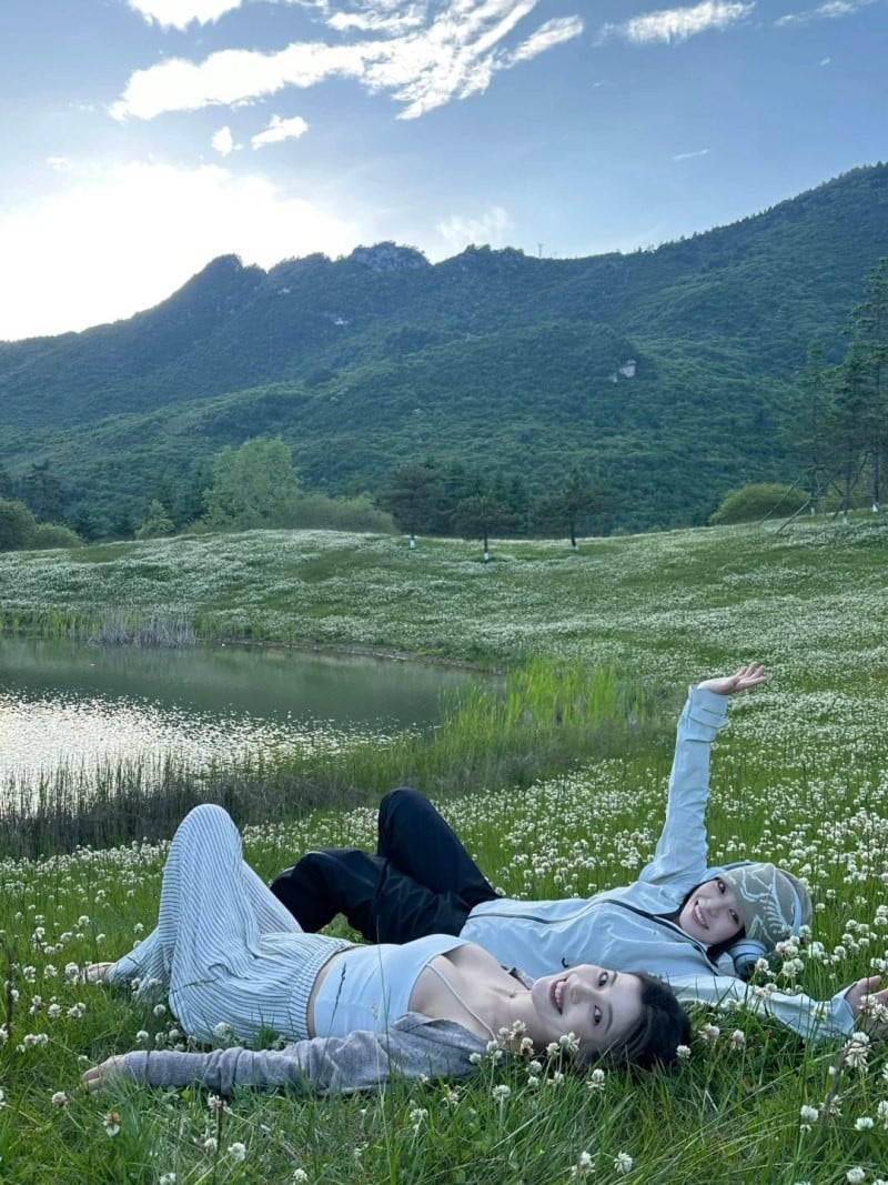 cách tạo dáng chụp ảnh dịu dàng