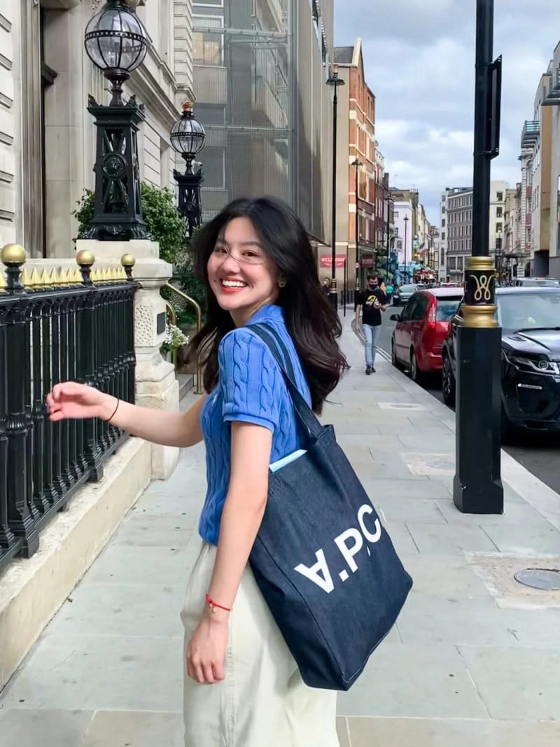 cách tạo dáng chụp ảnh dịu dàng