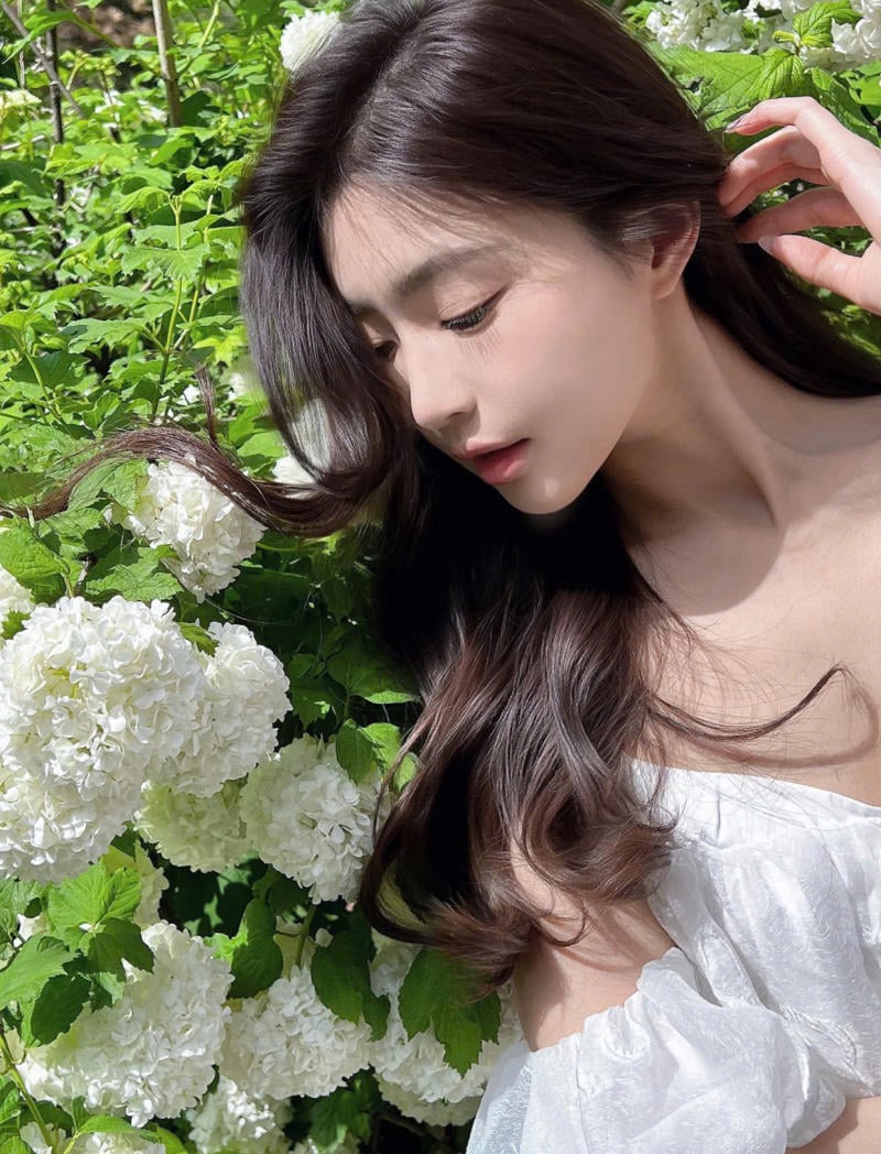 Ngửi hương hoa một cách tự nhiên