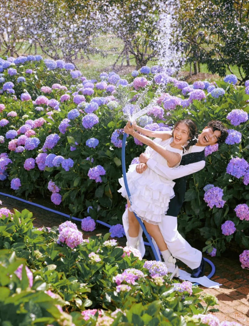 Tạo dáng đôi cùng bạn thân hoặc người yêu