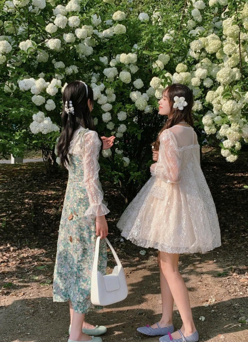 Tạo dáng đôi cùng bạn thân hoặc người yêu