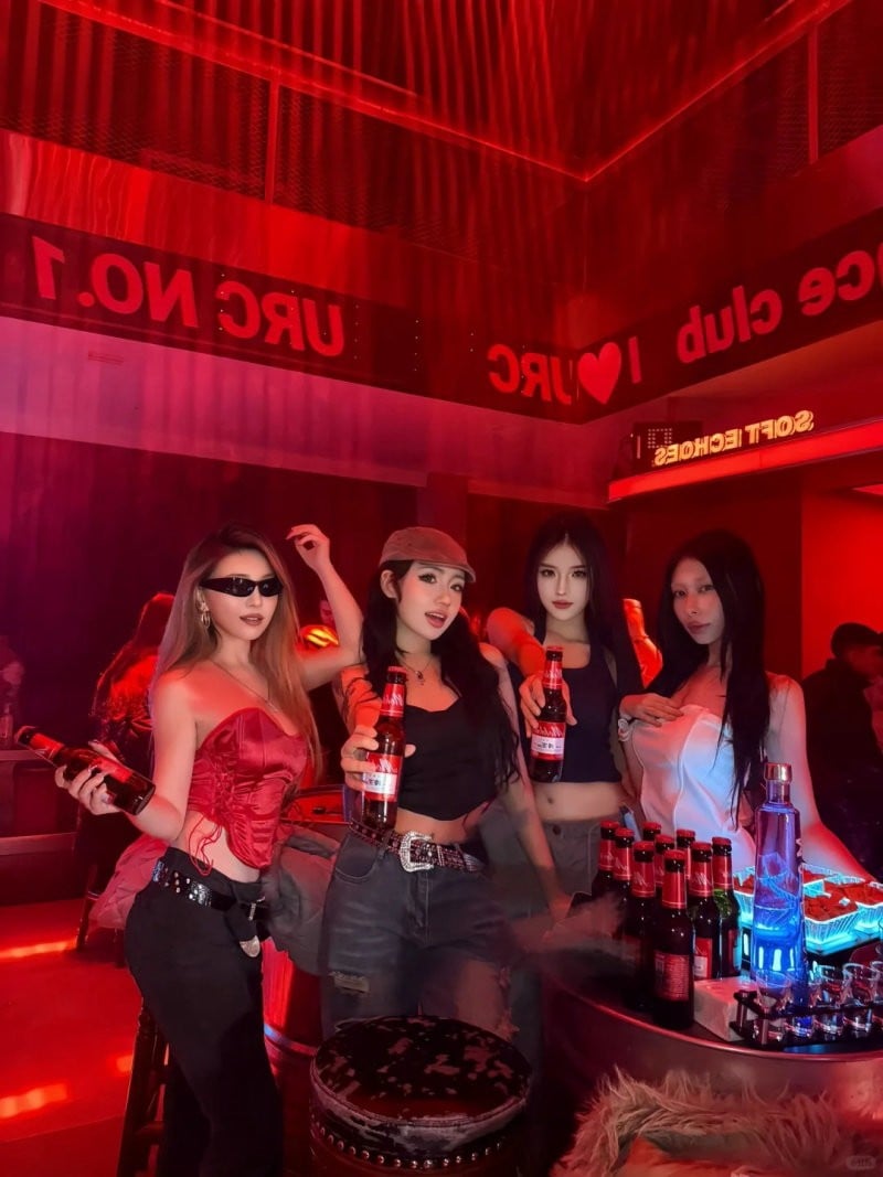 đi bar mặc gì
