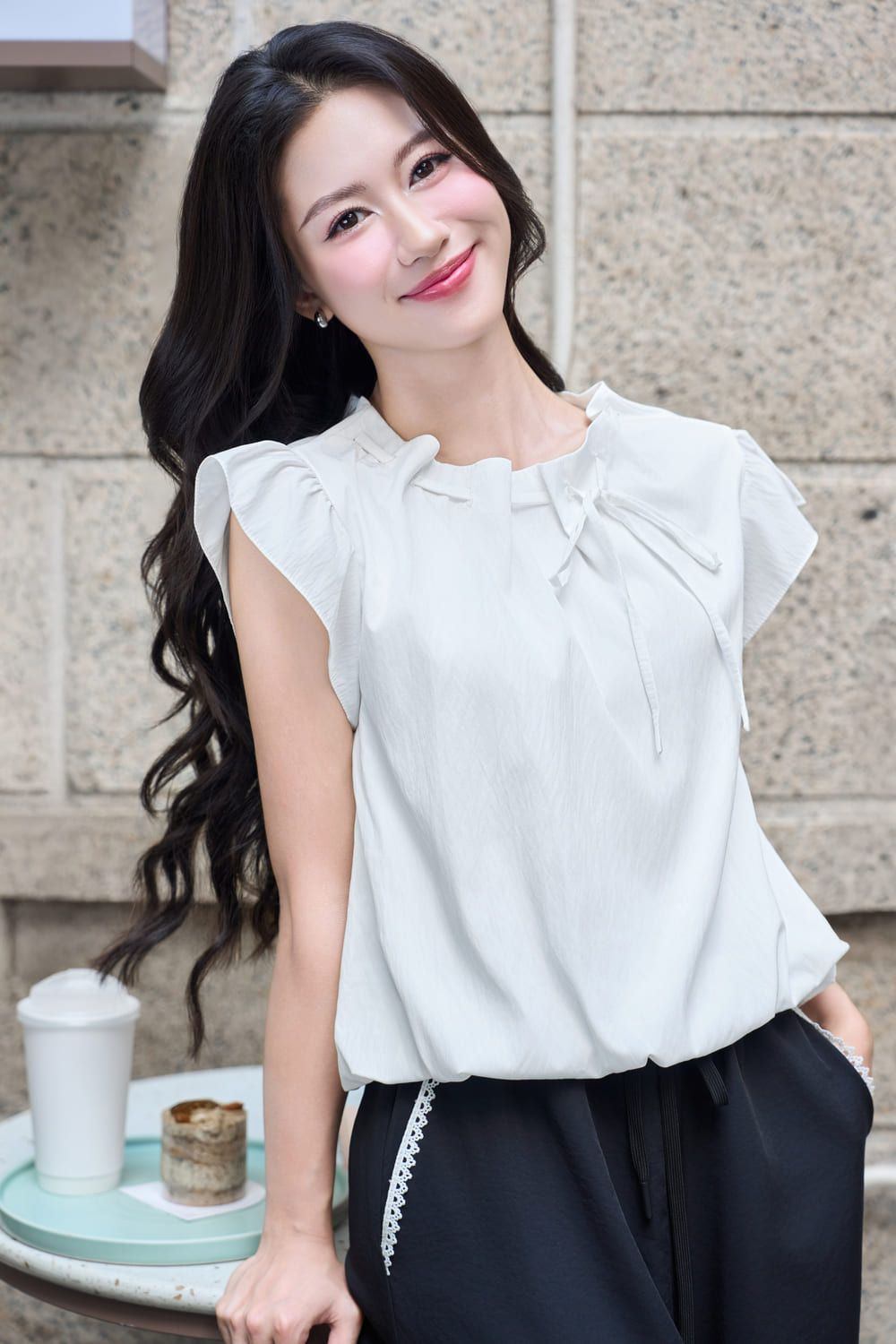 Nét thanh lịch với áo blouse tay phồng cổ điển