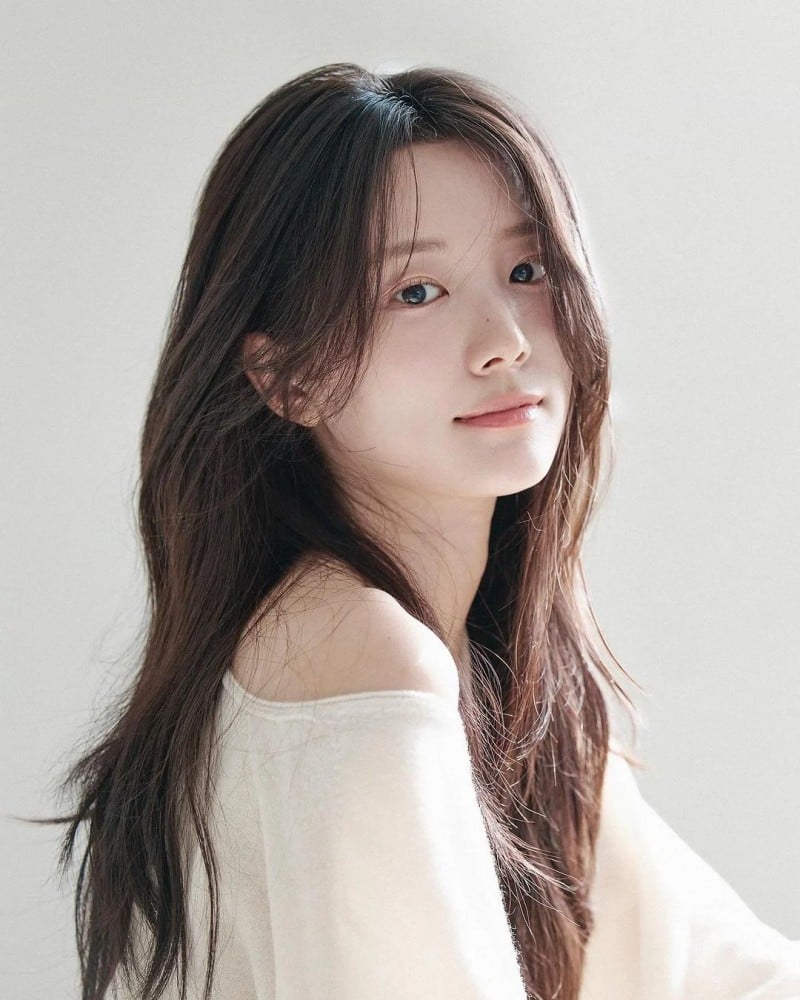 cách tạo ảnh đứng giữa trời tuyết rơi bằng AI