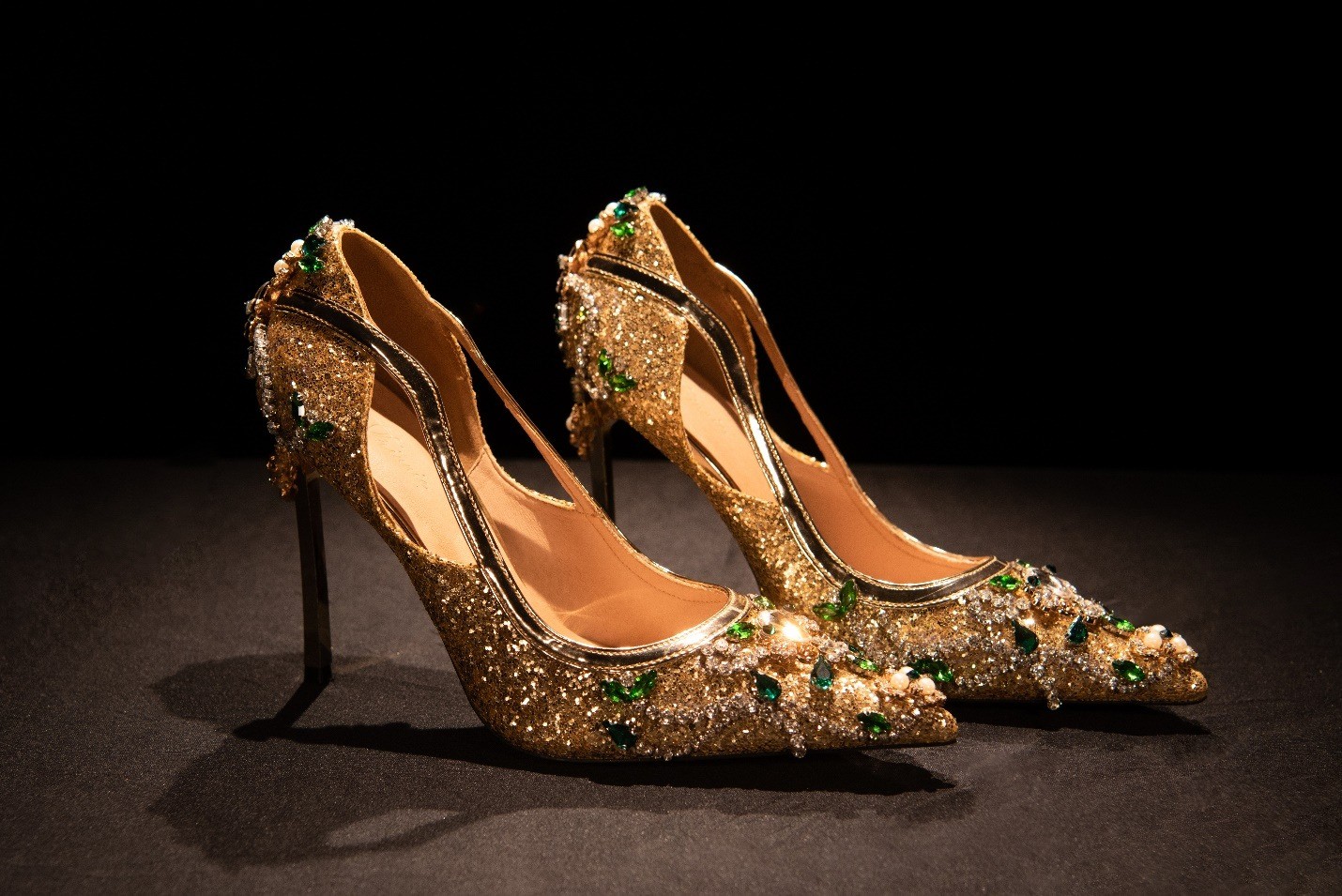 Giày đính đá/pha lê