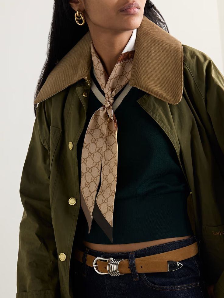 Bí quyết chọn họa tiết và chất liệu khăn Twilly chuẩn Fashionista