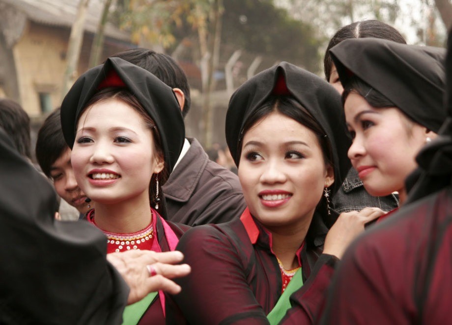 Khăn mỏ quạ là gì?