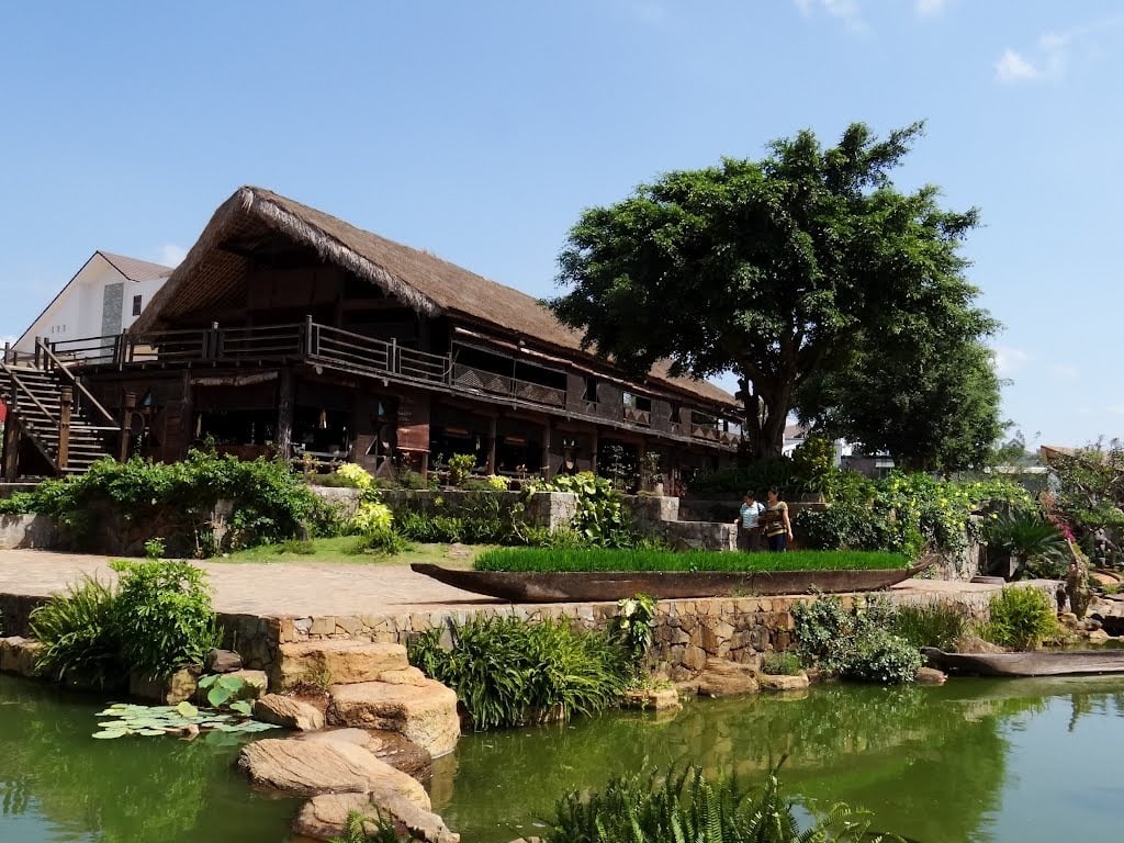 Làng Cà phê Trung Nguyên