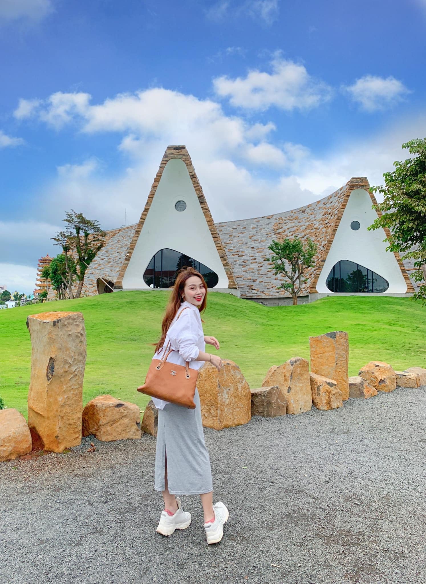 trang phục du lịch Buôn Mê Thuột