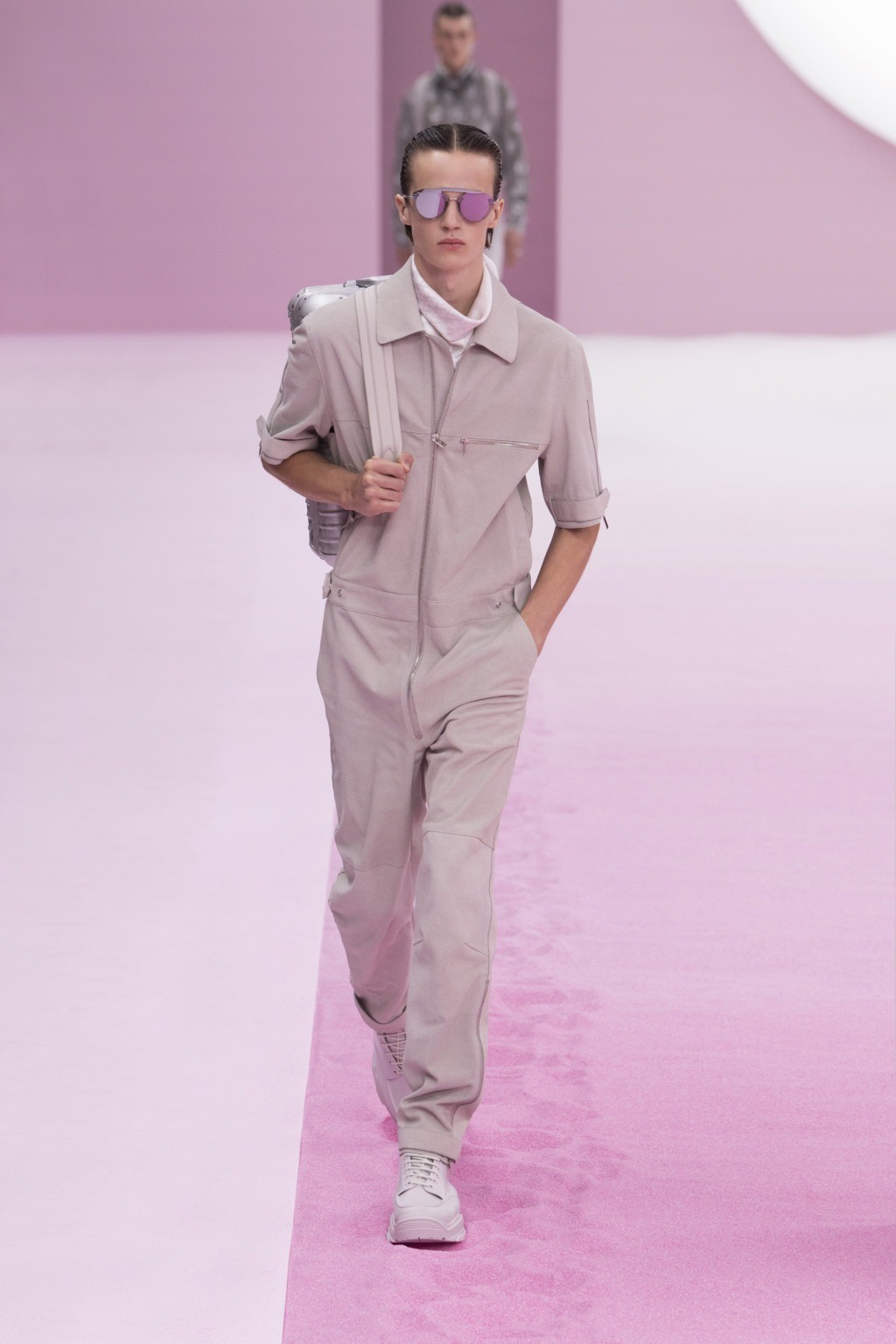 Phối Đồ Đơn Sắc hoặc Tương Đồng