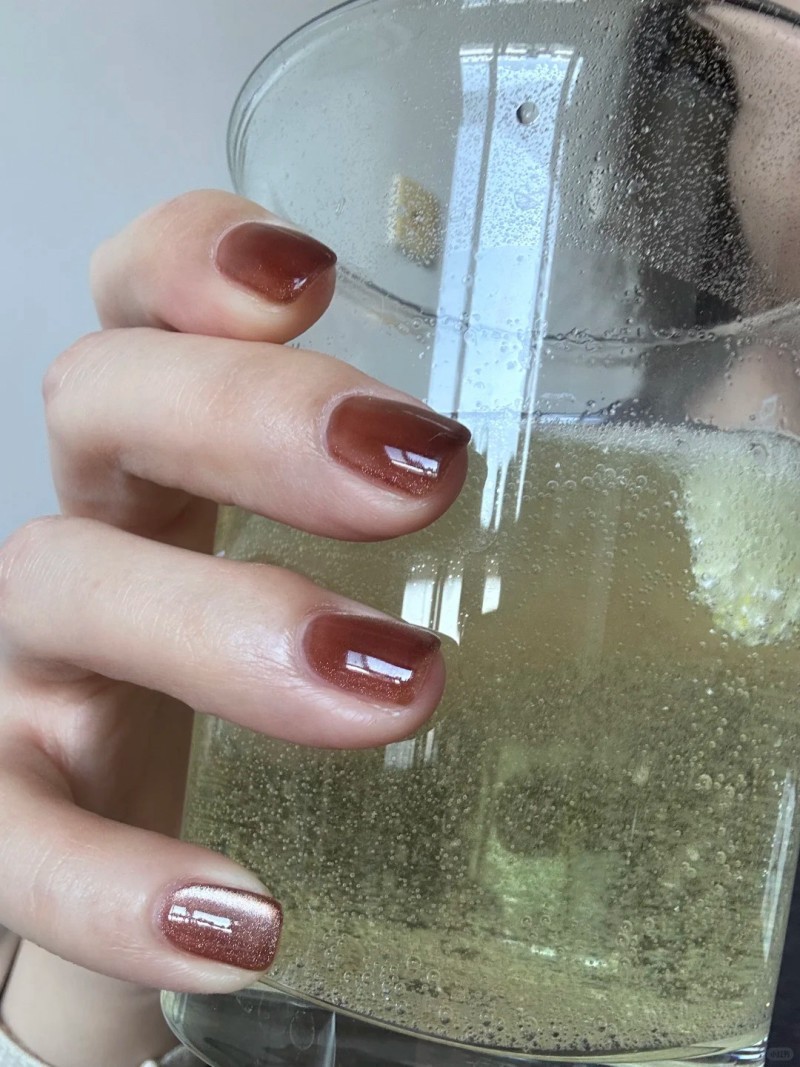 mẫu nail nâu tây