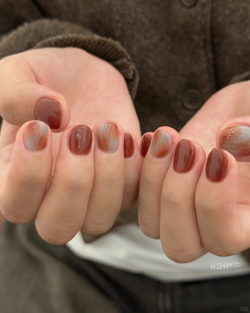 mẫu nail nâu tây