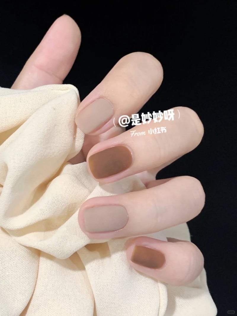 mẫu nail nâu tây