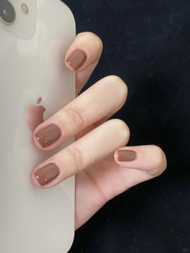 mẫu nail nâu tây