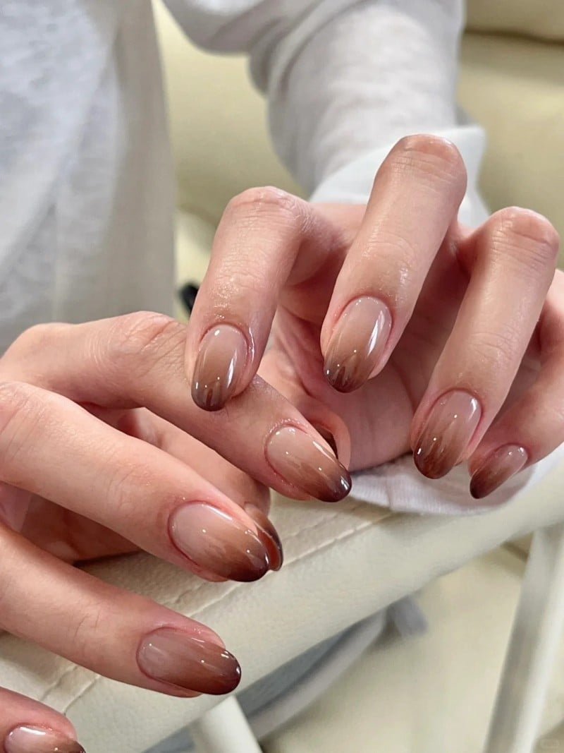 mẫu nail nâu tây