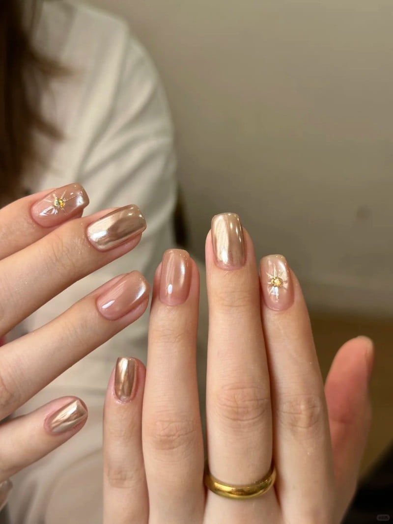 mẫu nail tráng gương