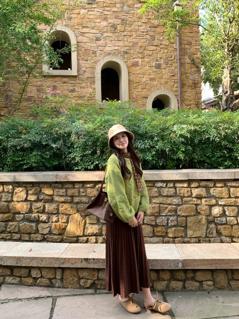 màu nâu mặc với màu gì