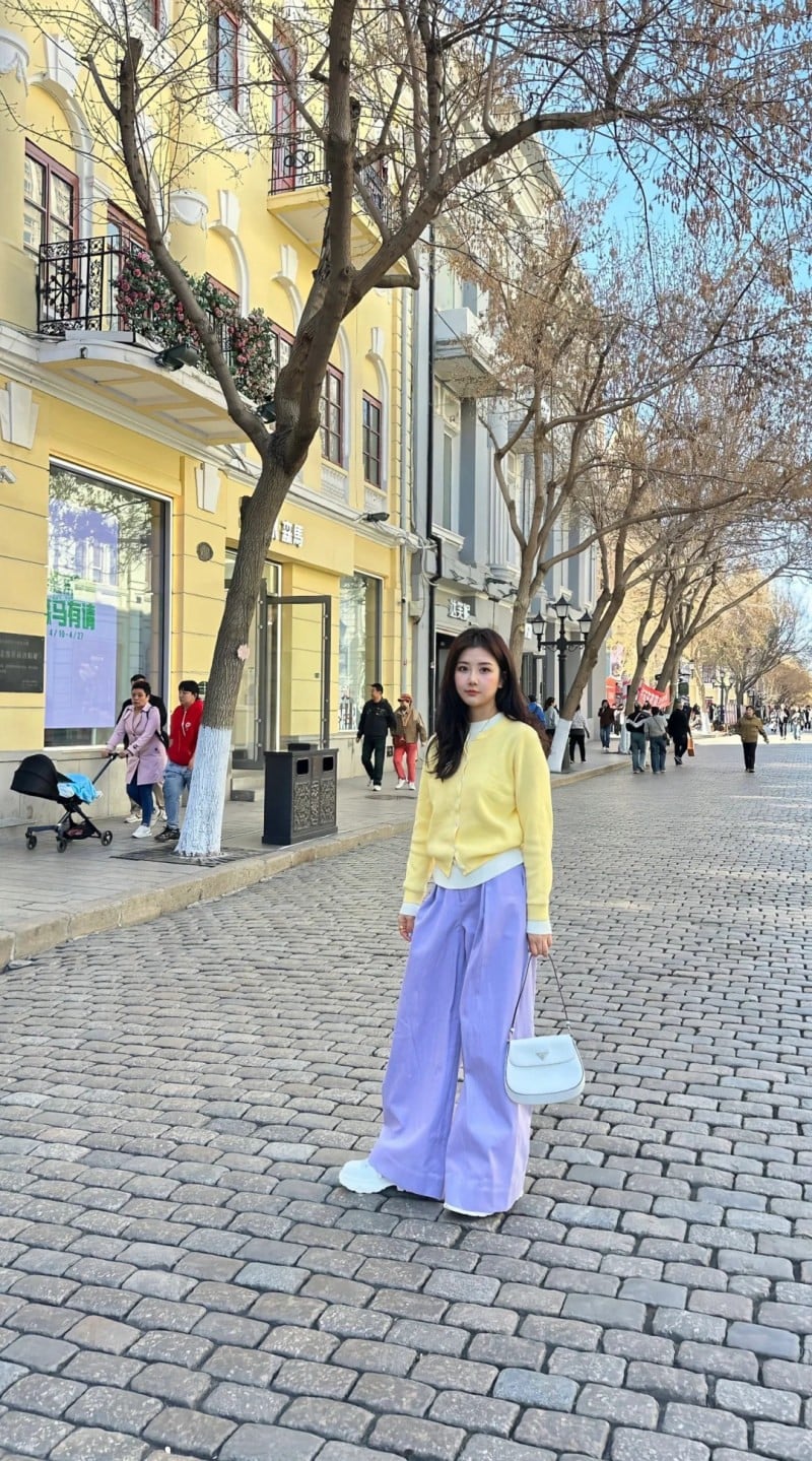 màu vàng hợp với màu gì