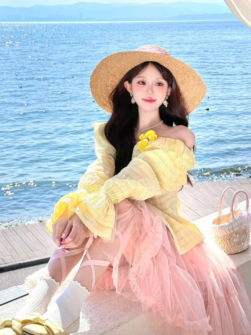 màu vàng hợp với màu gì