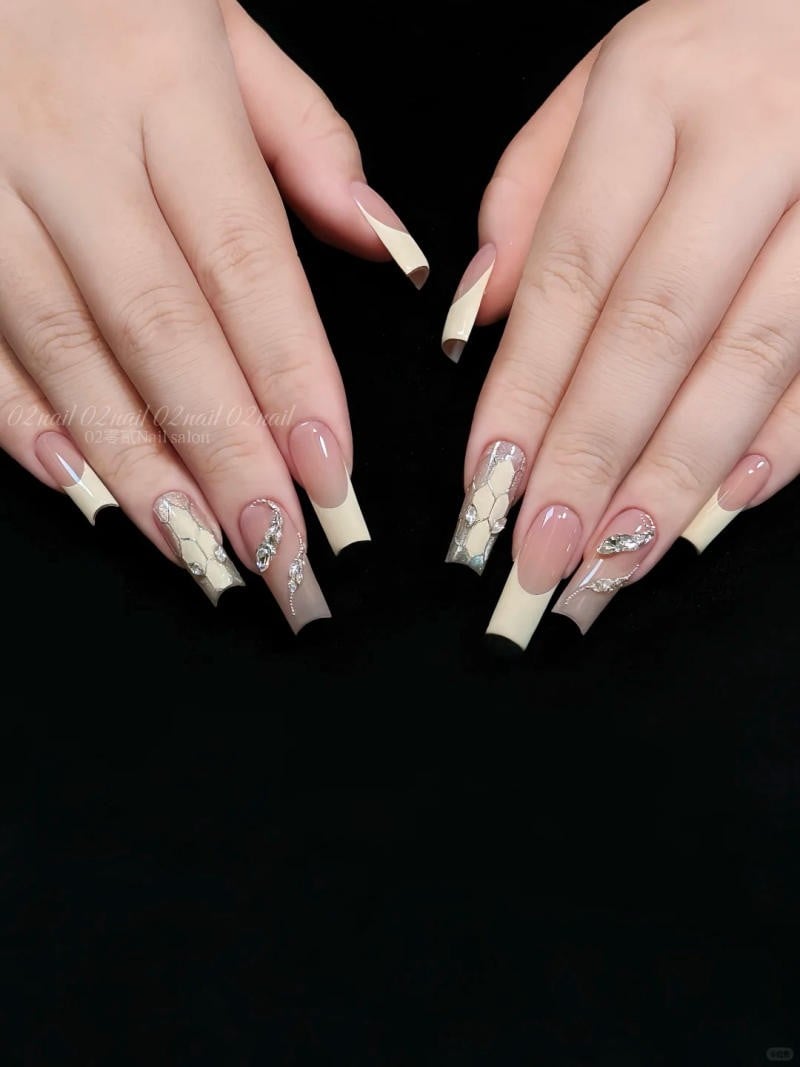 Mẫu móng tay hình thang xà cừ