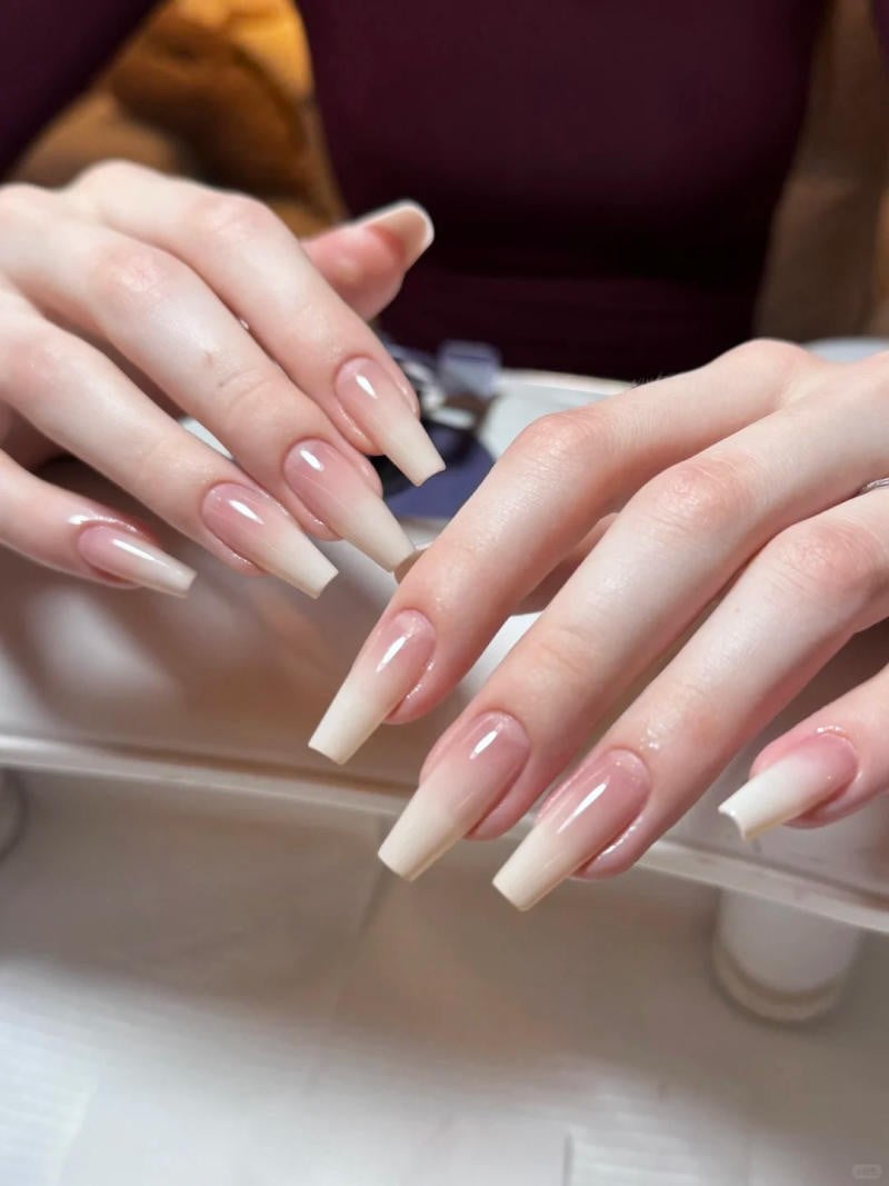 Mẫu móng tay hình thang ombre