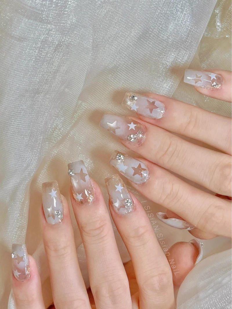 Mẫu móng tay hình thang mắt mèo