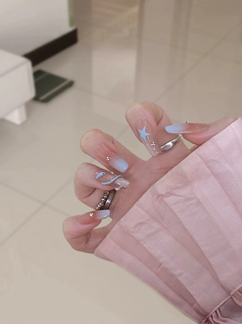 mẫu nail rắn