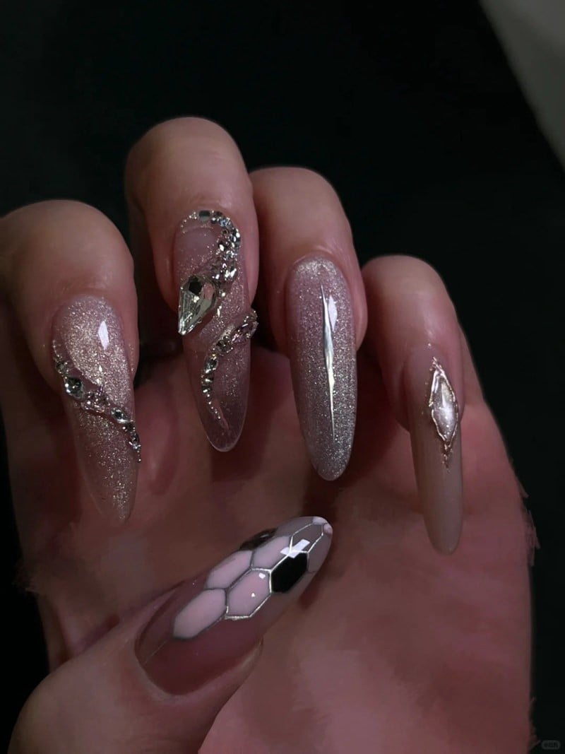 mẫu nail rắn