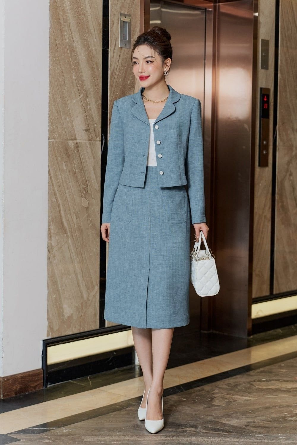 Set blazer và chân váy dạ tweed xanh dương cho quý cô công sở