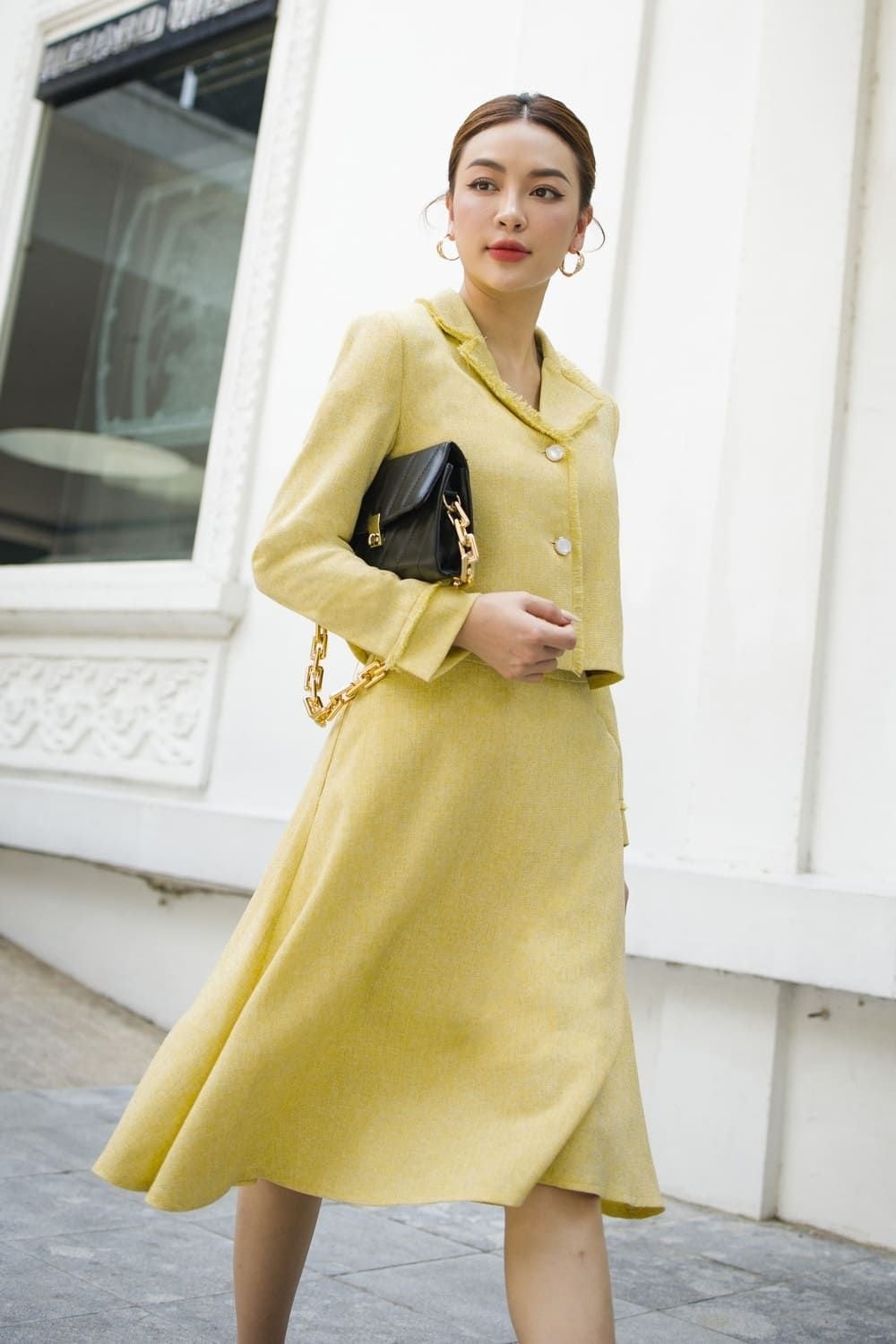 Set áo khoác lửng và chân váy midi dạ tweed màu vàng chanh thanh lịch