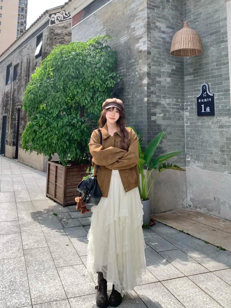 Áo khoác da lộn mix chân váy voan tầng (Tulle skirt)