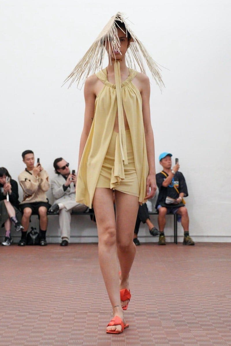 Từ Cung Điện Versailles Đến Sàn Diễn Haute Couture