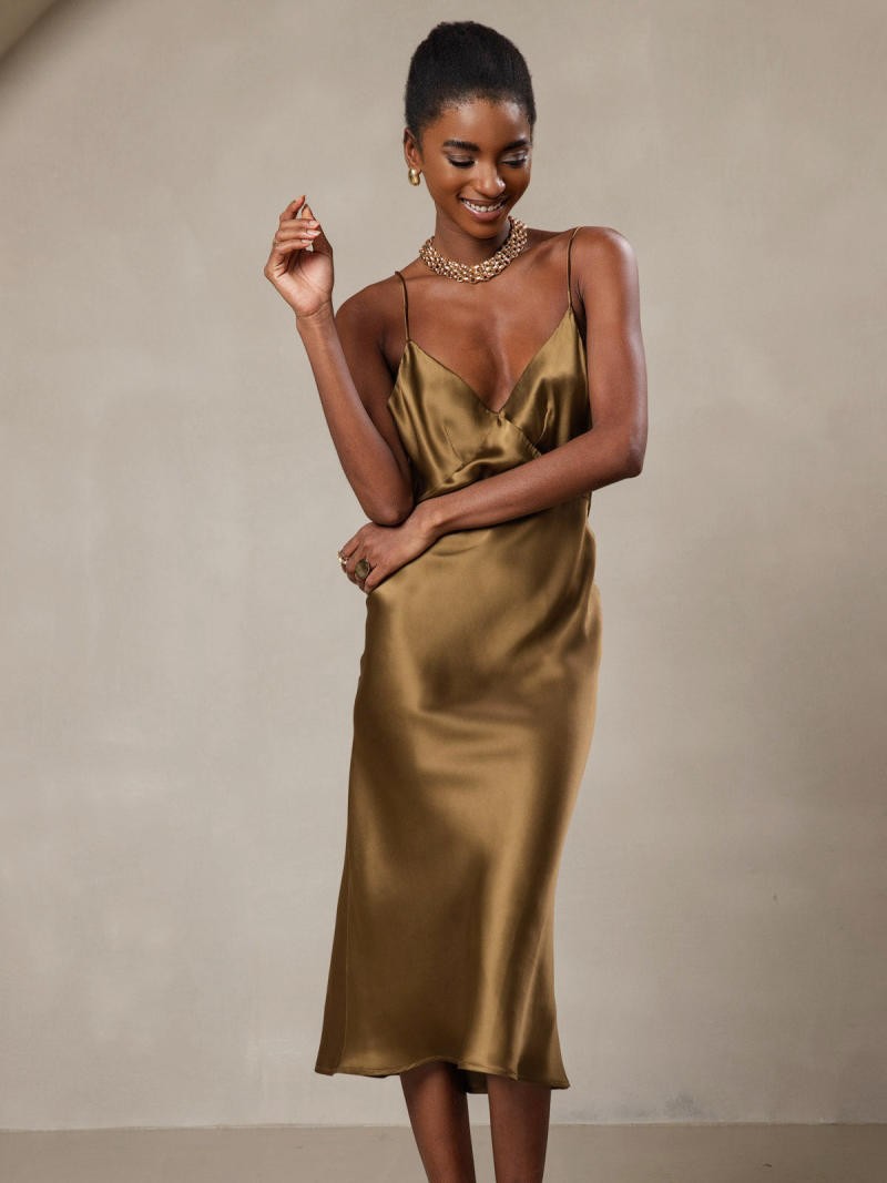 Sang Trọng Tiệc Tối Cùng Giày Cao Gót Và Trang Sức Statement