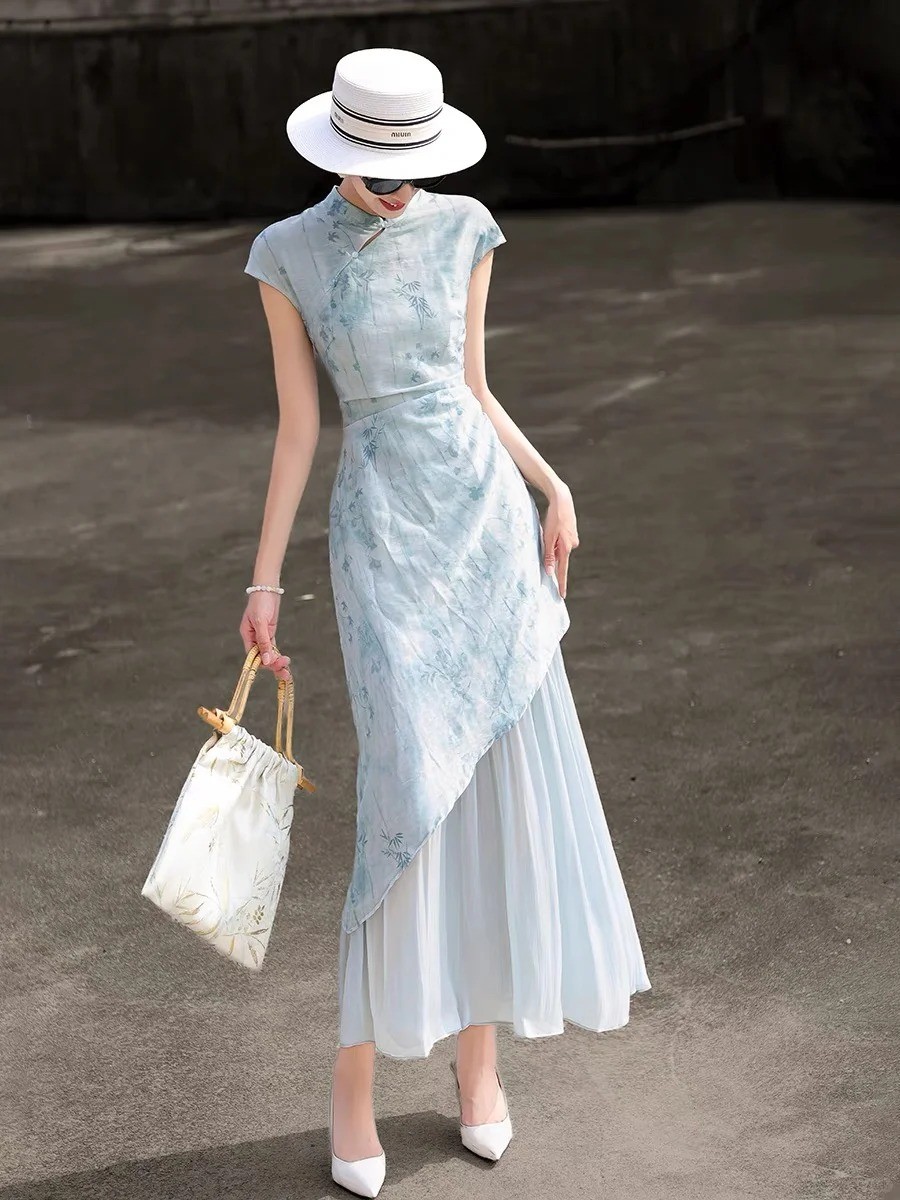 Sườn xám dáng váy xẻ tà