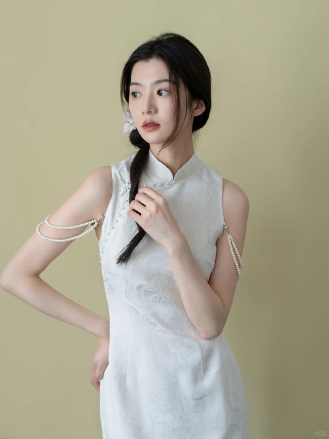 Sườn xám ngắn tay cổ cúc ngọc