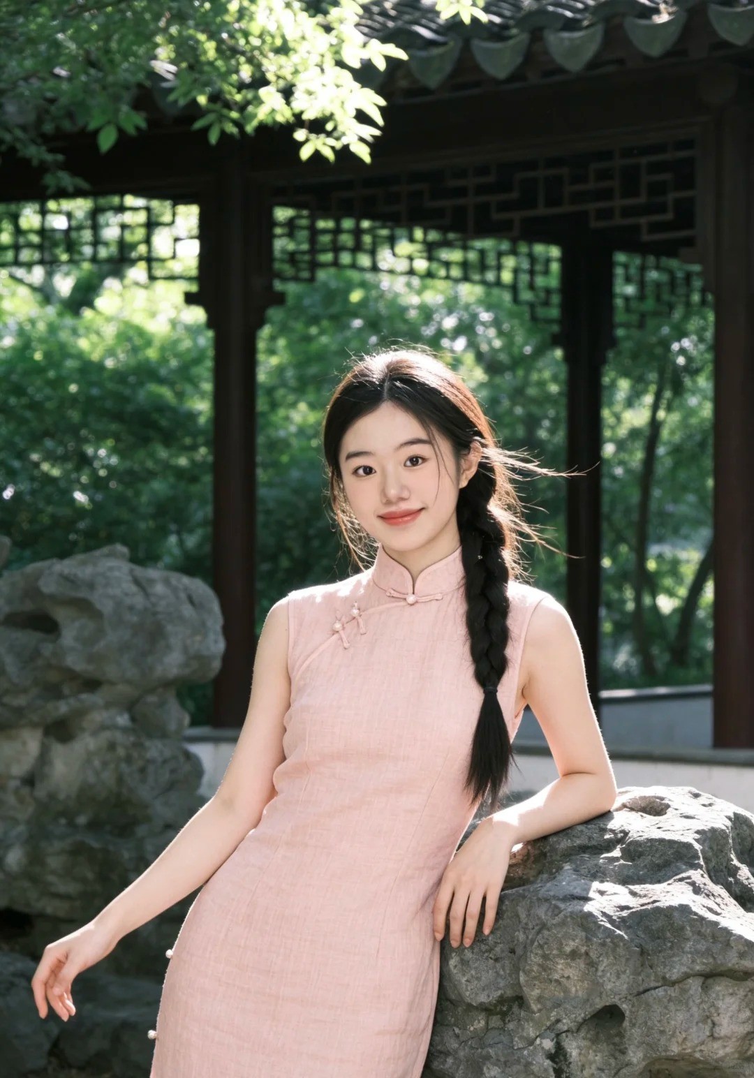 Sườn xám vải gấm cúc ngọc