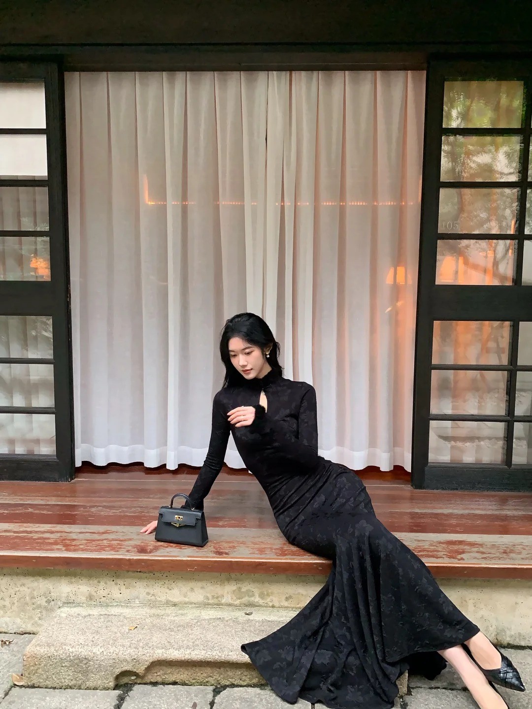 Sườn xám hiện đại đuôi cá tay loe