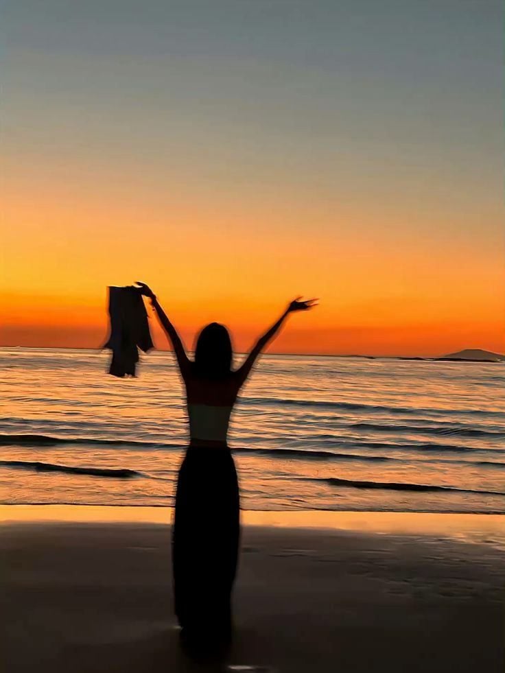 ảnh đi biển chụp sau lưng